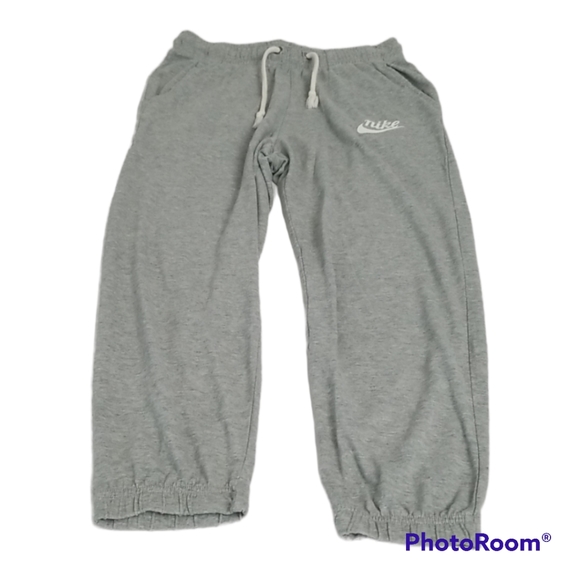 Nike sportswear joggers, size XS - Picture 4 of 10